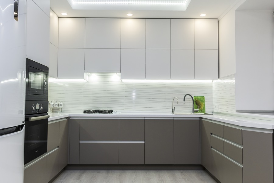 Белый кухонный гарнитур-Кухня МДФ в ПВХ «Модель 9»-фото1