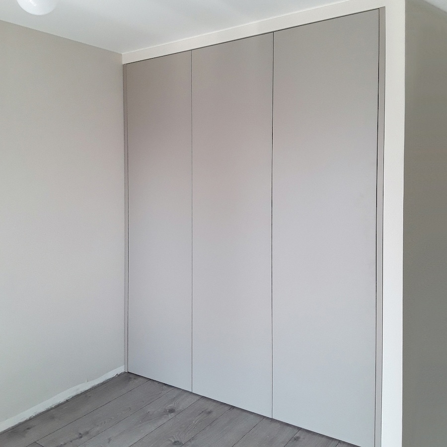 Встроенные шкафы-Встроенный шкаф в спальню на заказ «Модель 6»-фото1